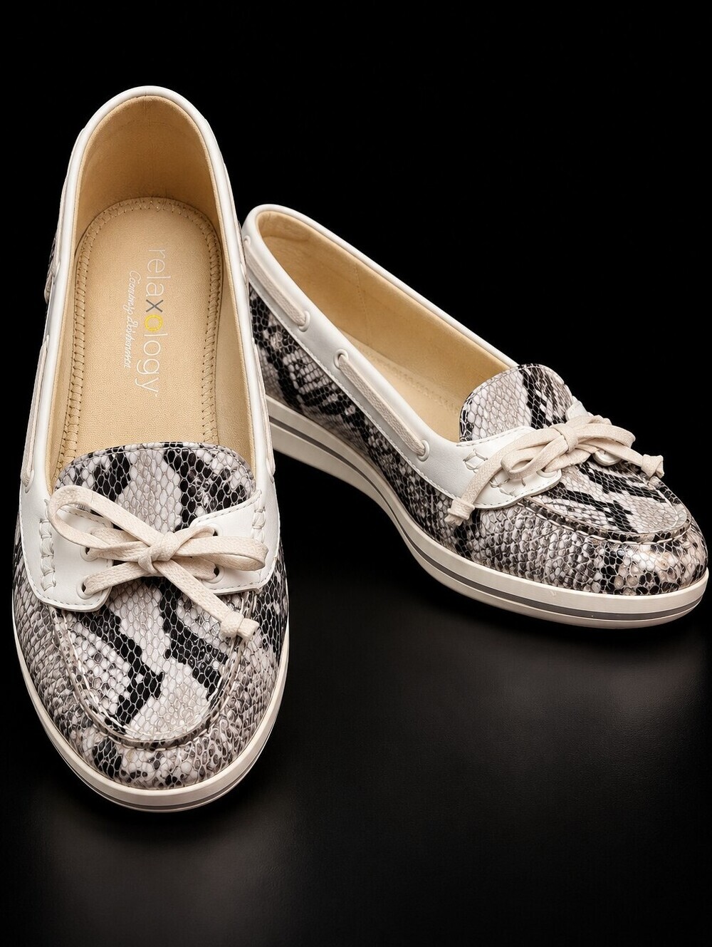 Tommy Bahama Relaxology Castille Boat Shoes Snakeskin Slip-On Loafers Size 10B